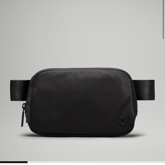 lululemon athletica Handbags - Lululemon belt bag